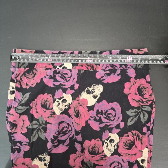 Torrid Size 0 Medium Leggings Skull Floral Whimsigoth Gothic Punk Athleisure - Picture 4 of 9